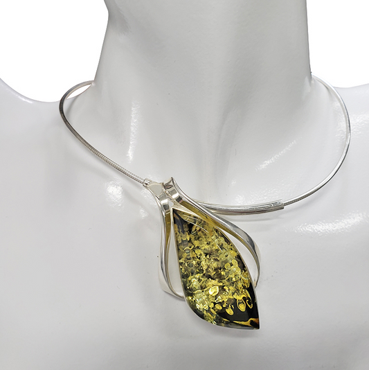 Semi-Faceted Almond Shaped Art Nouveau Necklace