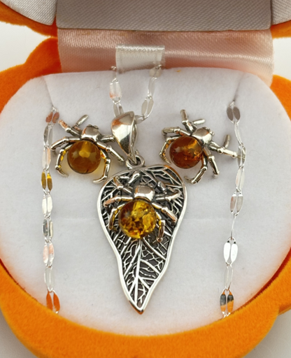Baltic Amber Pendant & Earrings Set in a Gift Box - Spider on Leaf