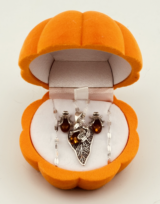 Baltic Amber Pendant & Earrings Set in a Gift Box - Fly on Leaf