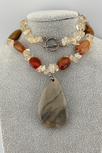 Natural Agate Slice Necklace with Toggle Clasp