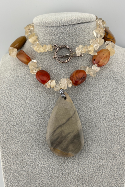 Natural Agate Slice Necklace with Toggle Clasp