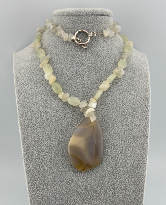 Agate Necklace with Toggle Clasp