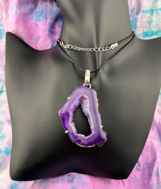 Agate Pendant Purple 2"