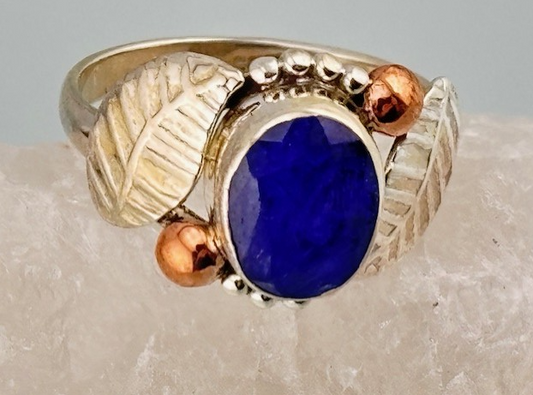 8713 - Sapphire Leaf Design Ring Size 9