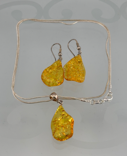 Baltic Amber Pendant and Earrings Set