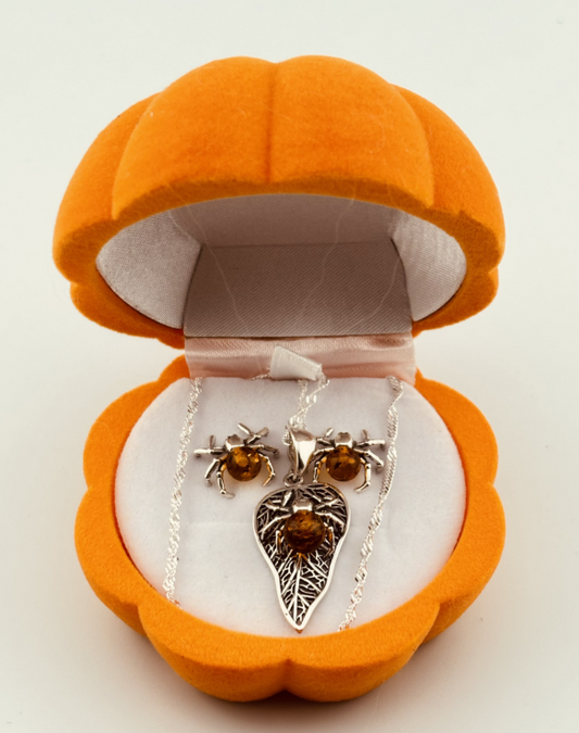 Baltic Amber Pendant & Earrings Set in a Gift Box - Spider on Leaf