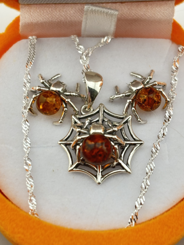 Baltic Amber Pendant & Earrings Set in a Gift Box - Spider on Web